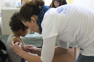 Εμβολιά-ζουμε: Παιδιά ανασφάλιστα, όχι απροστάτευτα