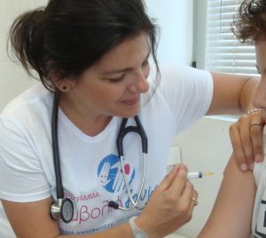 Εμβολιά-ζουμε: Παιδιά ανασφάλιστα, όχι απροστάτευτα